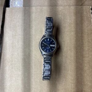 Vintage Blue Seiko 17 Jewels Self
Winding Watch 2906-0069 Day Date